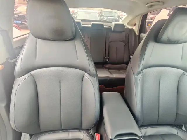 Changan Yida 2023 Blue Whale NE 1.5T GDI DCT Pilot — Фото автомобиля 11