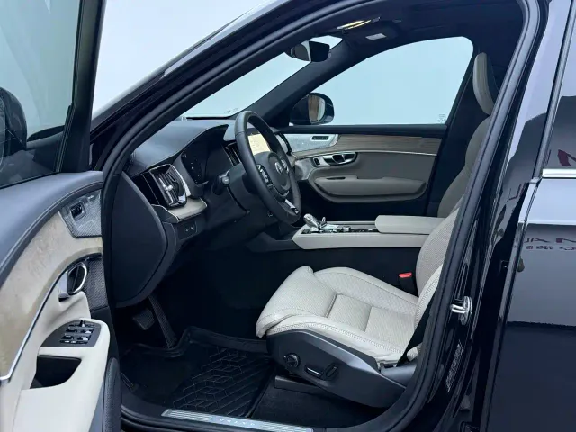 Volvo XC90 — Фото автомобиля 18