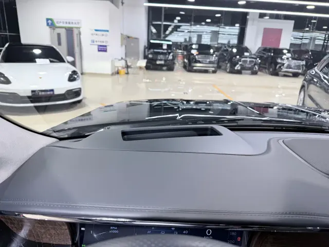 Lincoln Navigator — Фото автомобиля 3