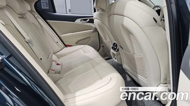 Genesis G70 New — Фото автомобиля 17