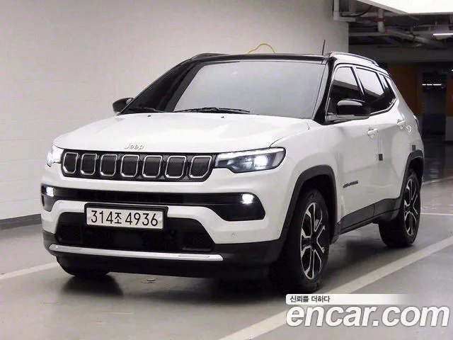 Jeep Compass Compass 2 поколение 2.4 Limited 2WD — Фото автомобиля 2
