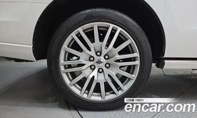 Ford Expedition — Фото автомобиля 5