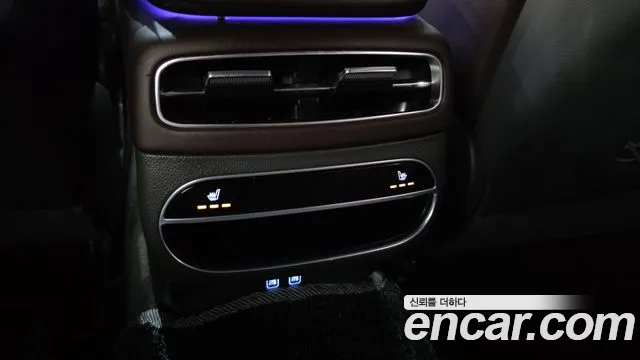 Genesis GV70 — Фото автомобиля 30