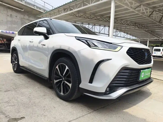 Toyota Crown Kluger 2021 2.5L HEV 4WD Luxury — Фото автомобиля 3