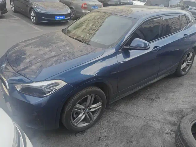 Фотография автомобиля — BMW X2