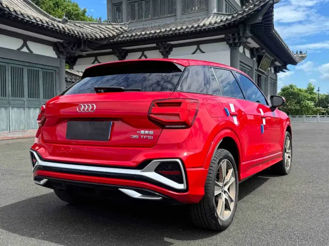 Audi Q2L — Фото автомобиля 6