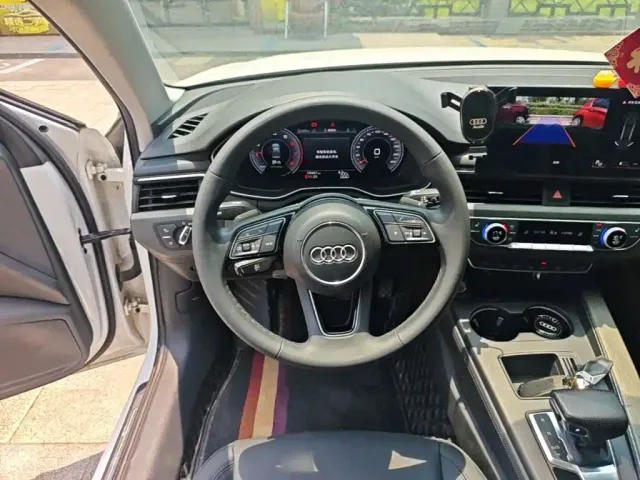 Audi A4L — Фото автомобиля 10