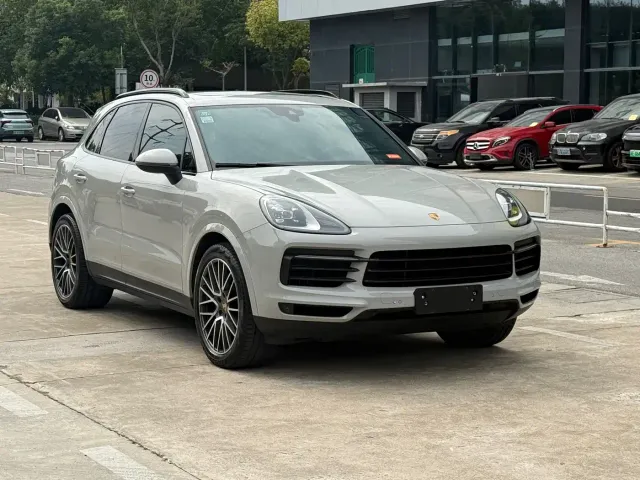 Porsche Cayenne — Фото автомобиля 3