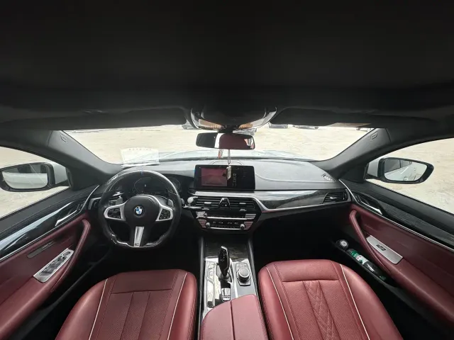 BMW 5 Series — Фото автомобиля 15