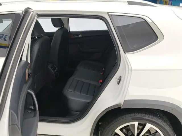 Volkswagen Tharu — Фото автомобиля 11