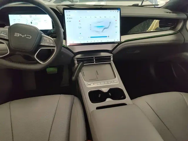 BYD Seal 07 DM-i — Фото автомобиля 12