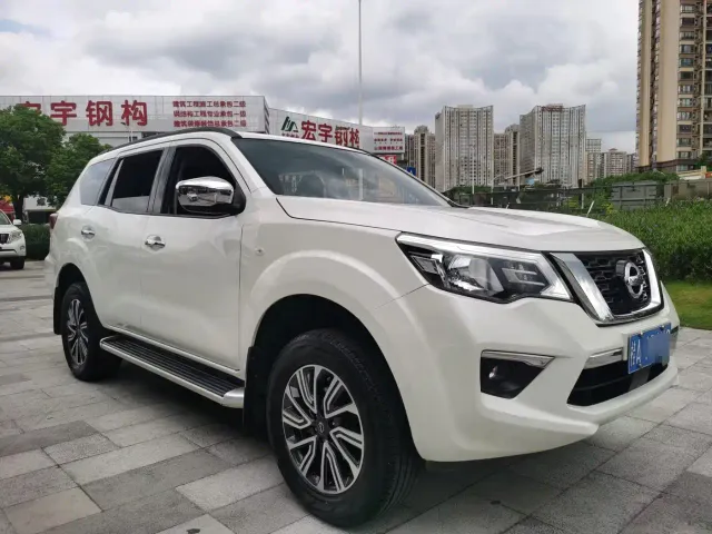 Nissan Terra — Фото автомобиля 3