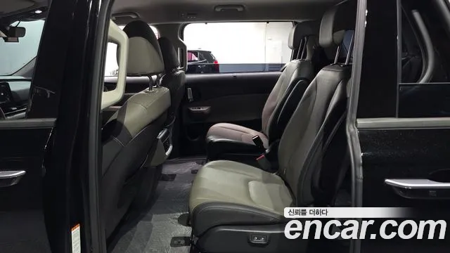 Kia Carnival — Фото автомобиля 12
