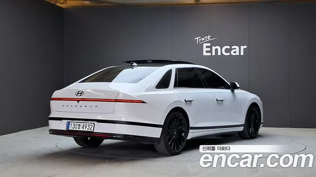 Hyundai Grandeur Grandeur (GN7) 3.5 Бензин 4WD — Фото автомобиля 2