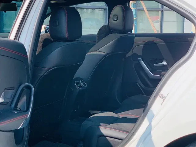 Mercedes-Benz A-Class — Фото автомобиля 16