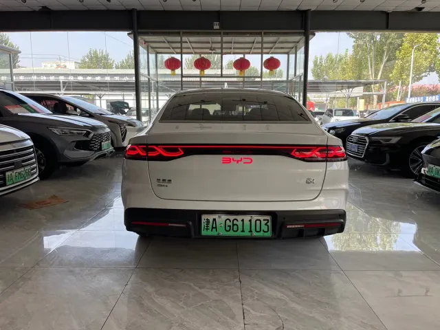 BYD Qin L — Фото автомобиля 8