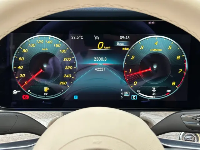 Mercedes-Benz E-Class — Фото автомобиля 21