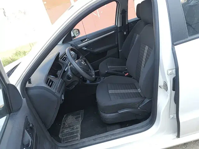 Volkswagen Lavida — Фото автомобиля 14