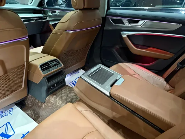 Audi A6L — Фото автомобиля 25