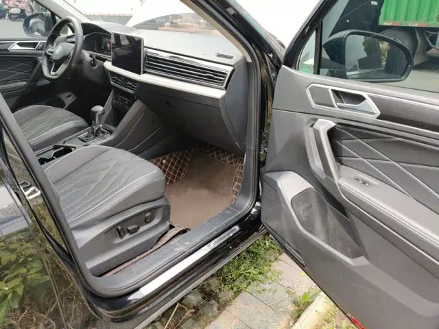 Volkswagen Tiguan L — Фото автомобиля 19
