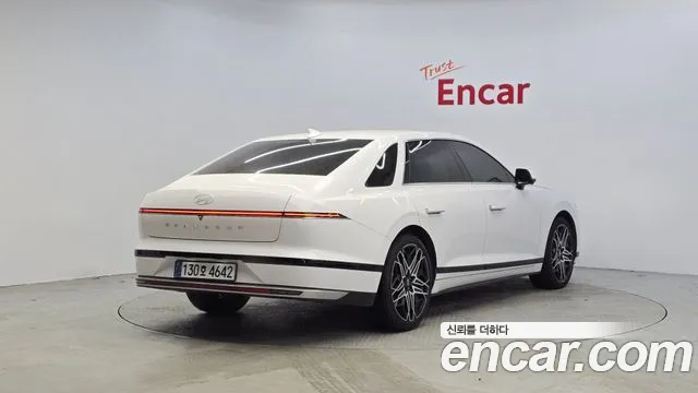 Hyundai Grandeur — Фото автомобиля 2
