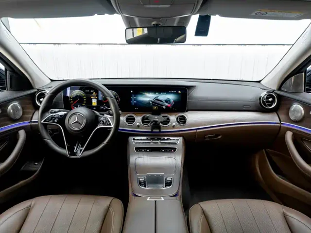 Mercedes-Benz E-Class — Фото автомобиля 15