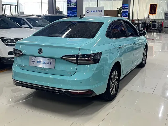 Volkswagen Lavida — Фото автомобиля 4
