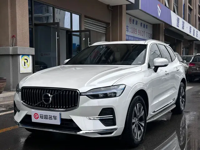 Volvo XC60 — Фото автомобиля 3