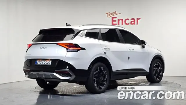 Kia Sportage Sportage 5-е поколение Бензин 1.6 турбо 2WD — Фото автомобиля 2