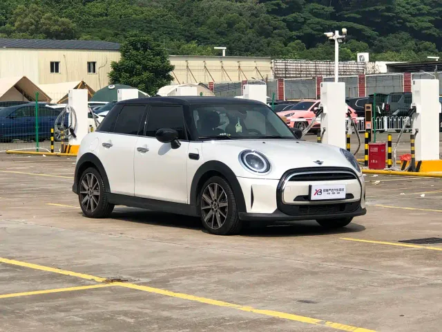 MINI Hatch — Фото автомобиля 3
