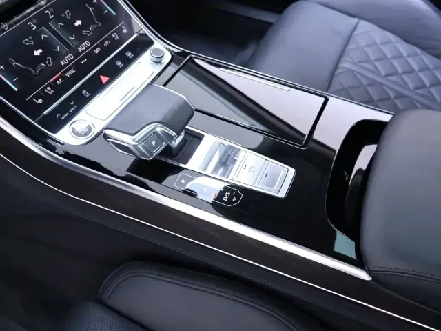 Audi A8 — Фото автомобиля 12