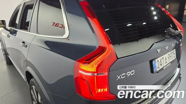 Volvo XC90 — Фото автомобиля 8