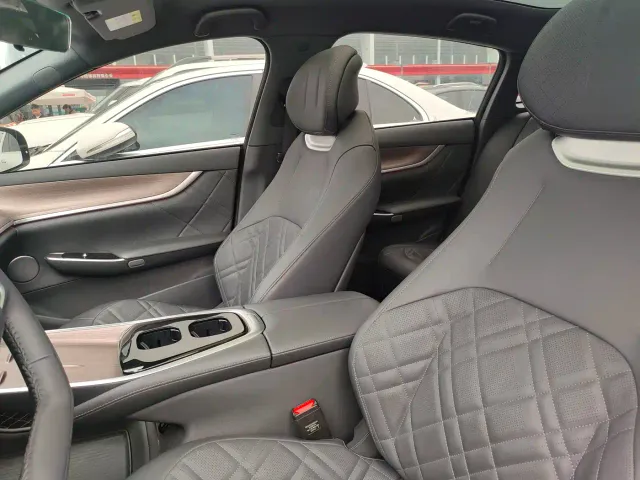 Changan Qiyuan A07 — Фото автомобиля 9