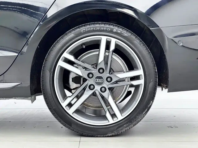 Audi A4L — Фото автомобиля 11
