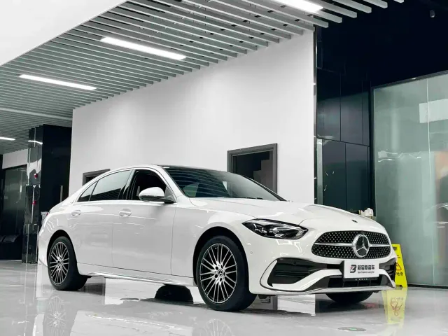 Mercedes-Benz C-Class — Фото автомобиля 3
