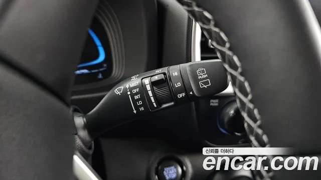 Hyundai Venue — Фото автомобиля 30