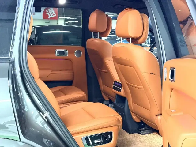 Li Auto L8 — Фото автомобиля 6