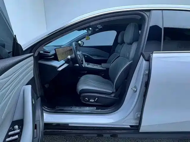 Geely Galaxy E8 — Фото автомобиля 8