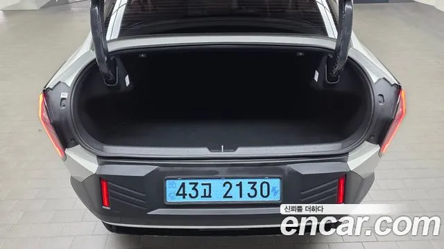 Kia EV4 — Фото автомобиля 24