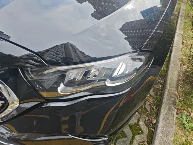 Mercedes-Benz E-Class — Фото автомобиля 5