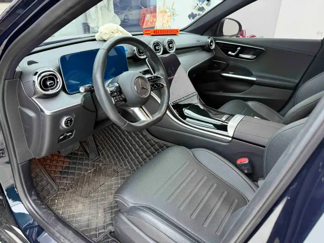 Mercedes-Benz C-Class — Фото автомобиля 3