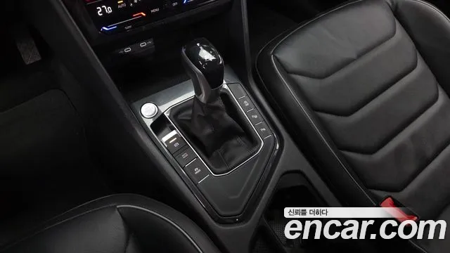 Volkswagen Tiguan Tiguan 2 поколение 2.0 TDI Premium — Фото автомобиля 9