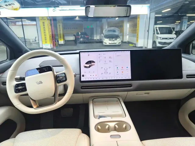 Li Auto i6 — Фото автомобиля 9