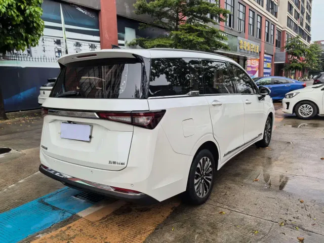 Wuling Jiachen — Фото автомобиля 7