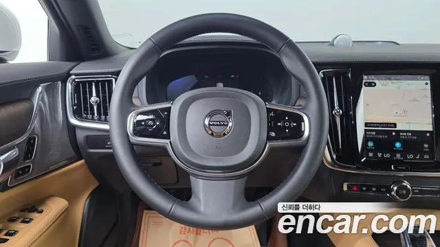 Volvo S90 — Фото автомобиля 22