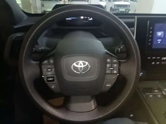 Toyota FAW Toyota bZ4X 2022 2WD Elite JOY Edition — Фото автомобиля 10