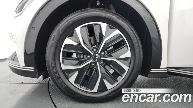 Kia EV6 — Фото автомобиля 5