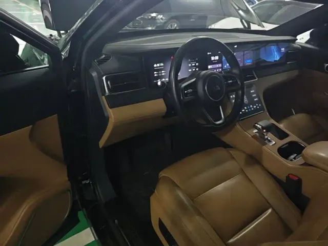 Li Auto Li ONE 2021 Extended Range 6-Seater — Фото автомобиля 18