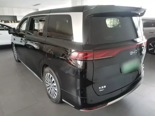 BYD Xia — Фото автомобиля 4