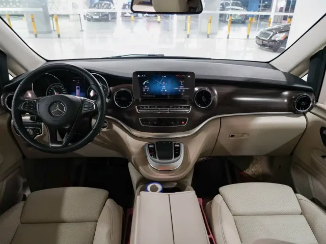 Mercedes-Benz V-Class — Фото автомобиля 13